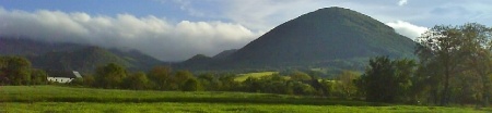 Slanské vrchy - Šimonka (vľavo v pozadí) a Oblík (vpravo)