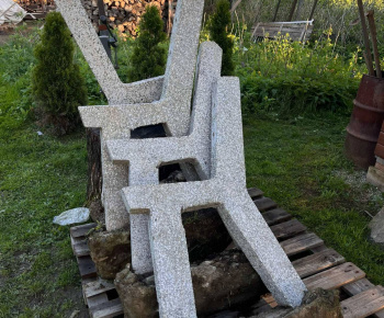 Lavičky nad obcou 