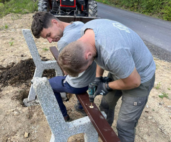 Lavičky nad obcou 