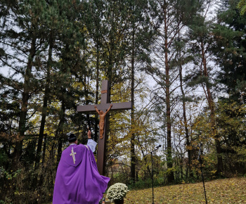 Posviacka kríža na starom cintoríne 